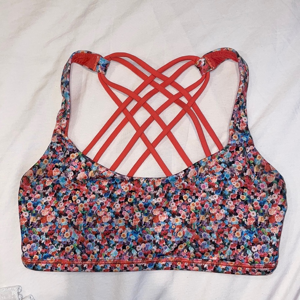 Lulu lemon Free To Be Wild sports bra size 4